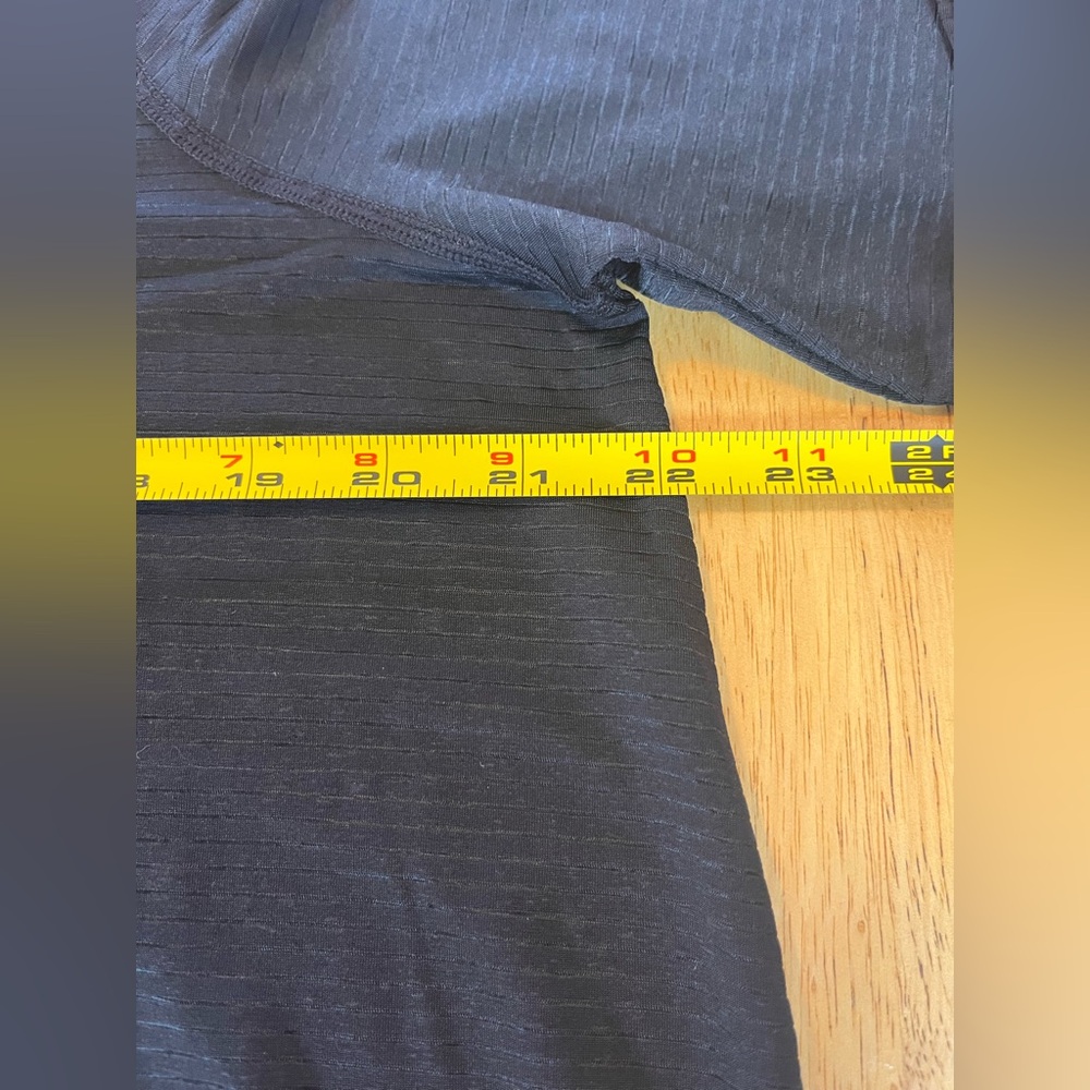Black Long sleeve Yoga Top Mono b Open Back Oversized Small, Fits Like XL NWT - Picture 8 of 9